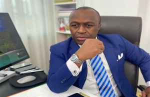 Côte d’Ivoire : décès de Conty Eka à Abidjan, une figure majeure des médias africains s’éteint brutalement